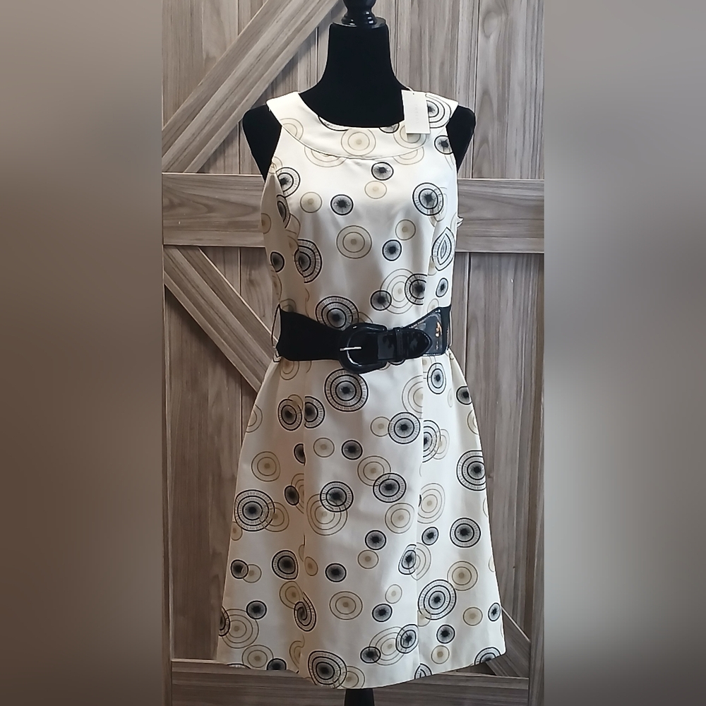 Tweeds Women's Chic Fit & Flare Dress. Size 10 - NEW (NWT)- 100% Cotton Shell